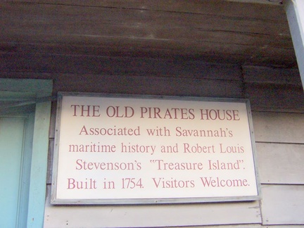 pirates house 007